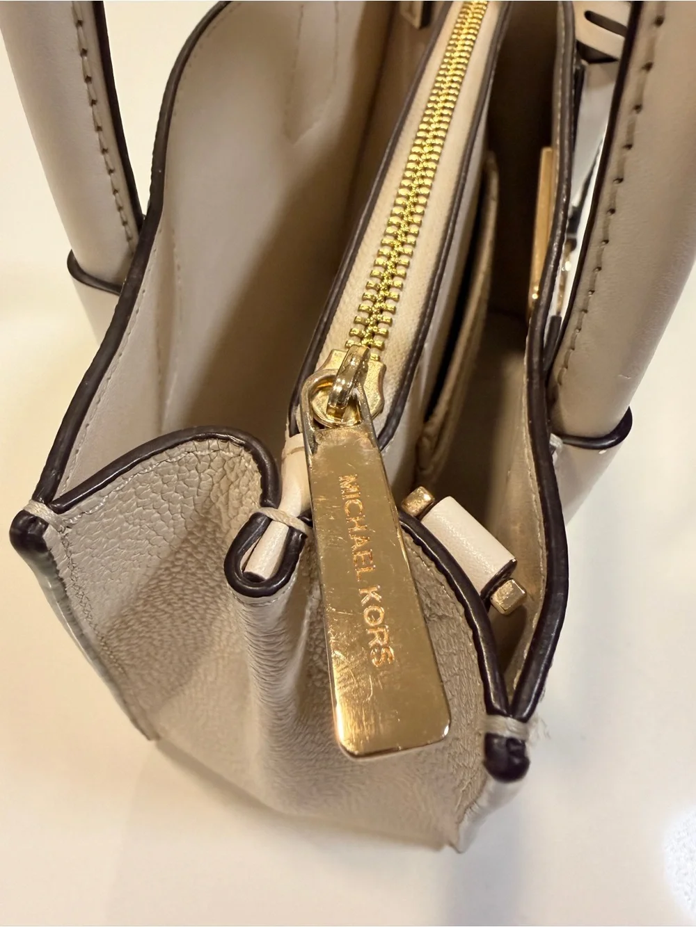 Michael Kors Mercer Small Cream Pebbled Leather Satchel Handbag Gold Hardware